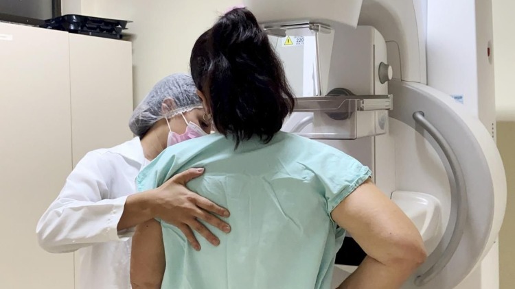 Mulheres de baixa renda terão exames gratuitos de câncer de mama