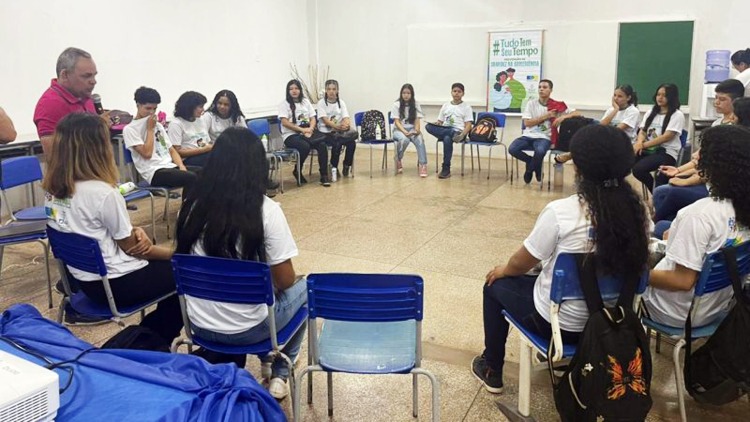 Novembro Azul: GEA promove ação de prevenção ao câncer de próstata na escola Augusto dos Anjos