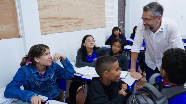 Governador Clécio Luís acompanha obras de reconstrução da Escola Estadual Lauro Chaves