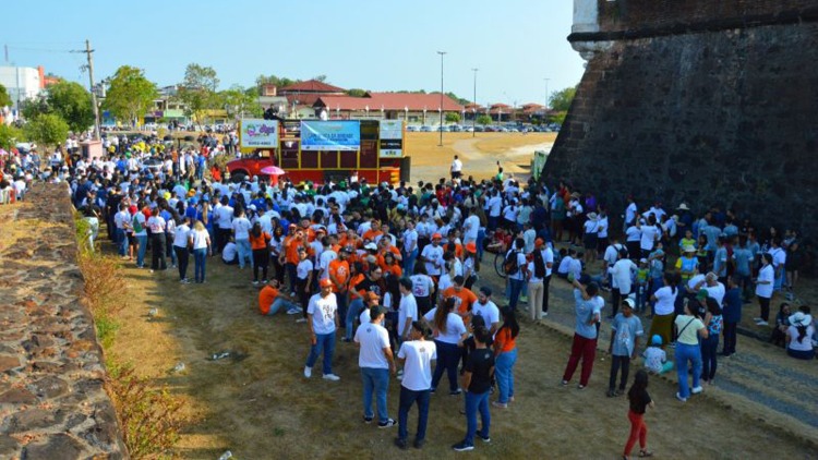 Caminhada celebra o Dia do Evangélico com orações e louvores pelas ruas de Macapá