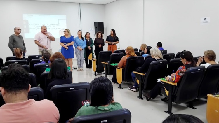 Prefeitura de Macapá alinha estratégias para fortalecer a Educação de Jovens e Adultos na rede municipal