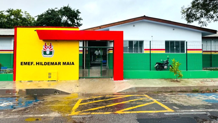 Estudantes retornaram às aulas na Escola Municipal Hildemar Maia na quarta-feira (12)