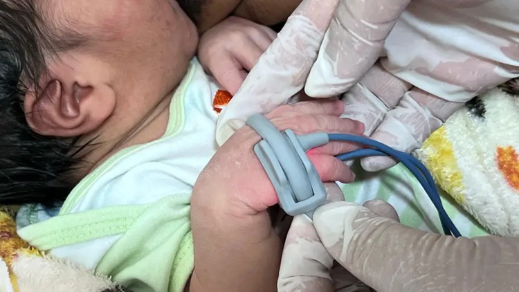 Maternidade do Hospital da Mulher Mãe Luzia realiza mais de 1,6 mil testes do coraçãozinho em recém-nascidos em 2025