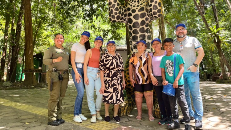 Visita guiada no Bioparque da Amazônia recepciona pacientes idosos em reabilitação, em Macapá