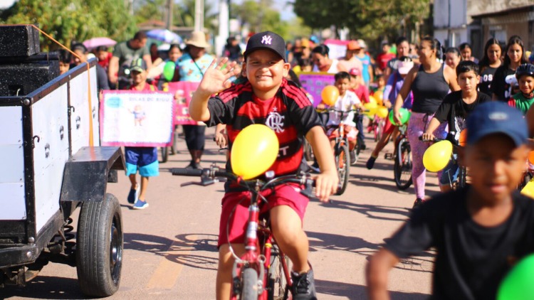 Mais de 600 pessoas participam do 1º Passeio Ciclístico do Centro de Educação Professor Bigú