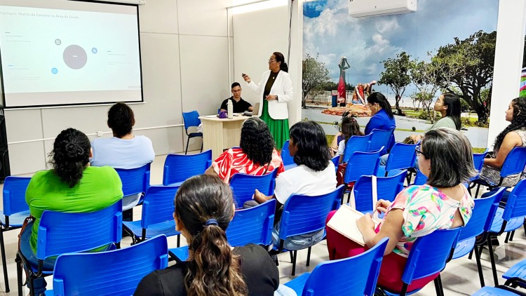 Primeira oficina do programa “Trilha Emprega Já!” reúne participantes em capacitação sobre carreira no Hub Macapá