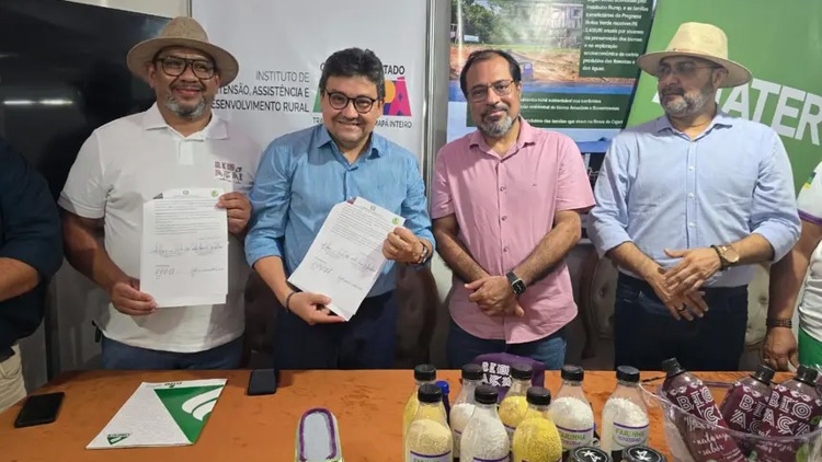 Rurap e cooperativa Bio+Açaí firmam acordo para fortalecer cadeia do açaí na 54ª Expofeira do Amapá, realizada pelo Governo do Estado