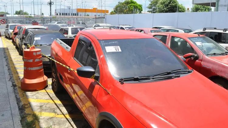 Detran-AP realiza leilão de 233 carros nas modalidades recuperável e sucata: lances iniciam à meia-noite desta terça-feira, 16