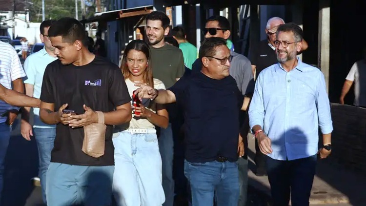 Governador Clécio Luís entrega pavimentação de 6 quilômetros de vias no bairro Vale Verde, em Macapá