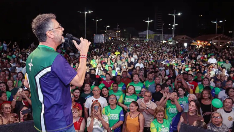 No Píer do Santa Inês, Governo apresenta em plenária na Zona Sul de Macapá os avanços da gestão no Amapá