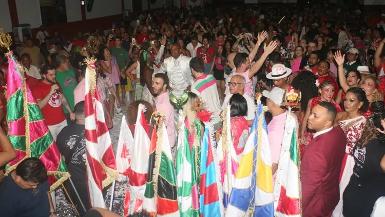 Liesap promove grande encontro das escolas de samba do Amapá com a Mangueira em noite histórica no Theatro do Samba