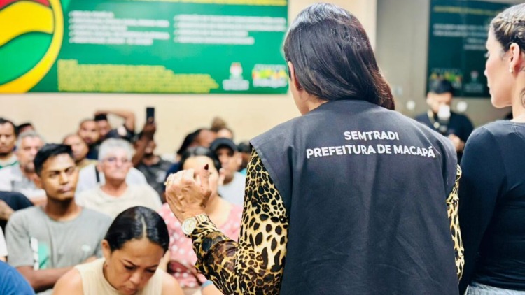 Prefeitura de Macapá entrega 200 cestas básicas a empreendedores afetados pela interdição do Shopping Popular