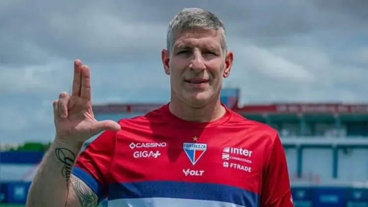 Site argentino crava negociação entre Remo e Martín Palermo