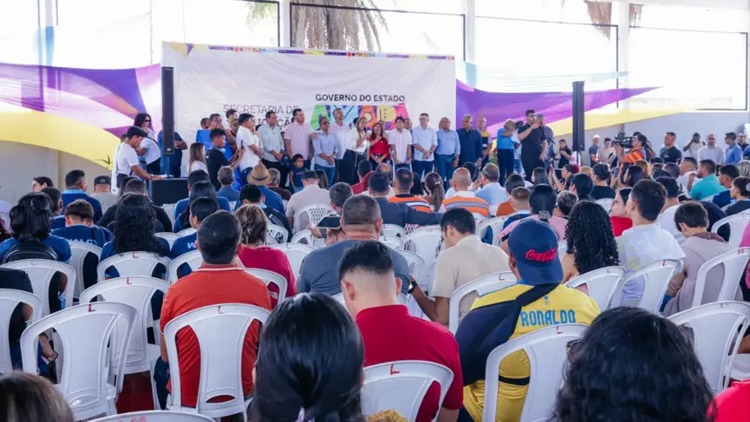 Governo do Amapá celebra início do ano letivo com entrega da Escola Estadual Francisco Walcy, em Santana