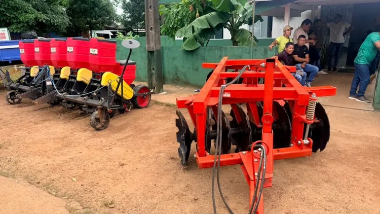 Governo do Amapá disponibiliza equipamentos para fortalecer a agricultura familiar em Oiapoque