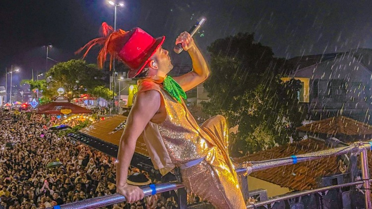 Pedro Sampaio encerra Orla Folia e arrasta 200 mil pessoas em Macapá