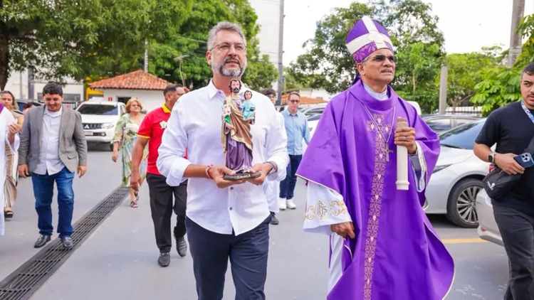 Pelo quarto ano consecutivo, imagem peregrina de São José é celebrada em cerimônia tradicional no Palácio do Setentrião, em Macapá