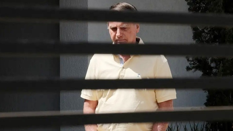 PGR dá parecer favorável à prisão domiciliar de Bolsonaro
