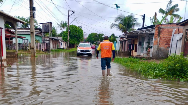 Prefeitura de Macapá decreta situação de emergência após fortes chuvas e alagamentos na Cidade