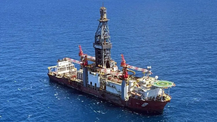 Com 400 trabalhadores em regime de embarque e nova rota aérea para Oiapoque, petróleo aquece economia do Amapá