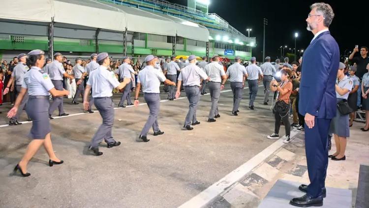 Governador Clécio Luís promove 409 policiais militares em solenidade no Sambódromo de Macapá