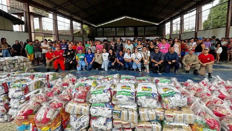 Governo do Amapá entrega 600 kits de alimentos e 200 kits da primeira infância em ação do Mais Sorriso no Pacuí