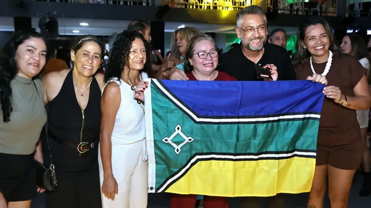 Em encontro com atletas, governador Clécio celebra Norte-Nordeste de Basquete Master no Amapá: 'um campeonato marcado pela grandeza e organização'