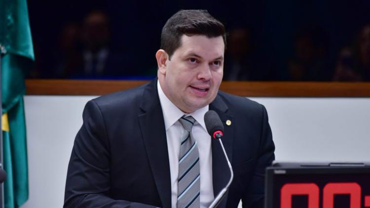 Projeto isenta consumidores do Amapá de custos de transmissão de energia enquanto o abastecimento for precário